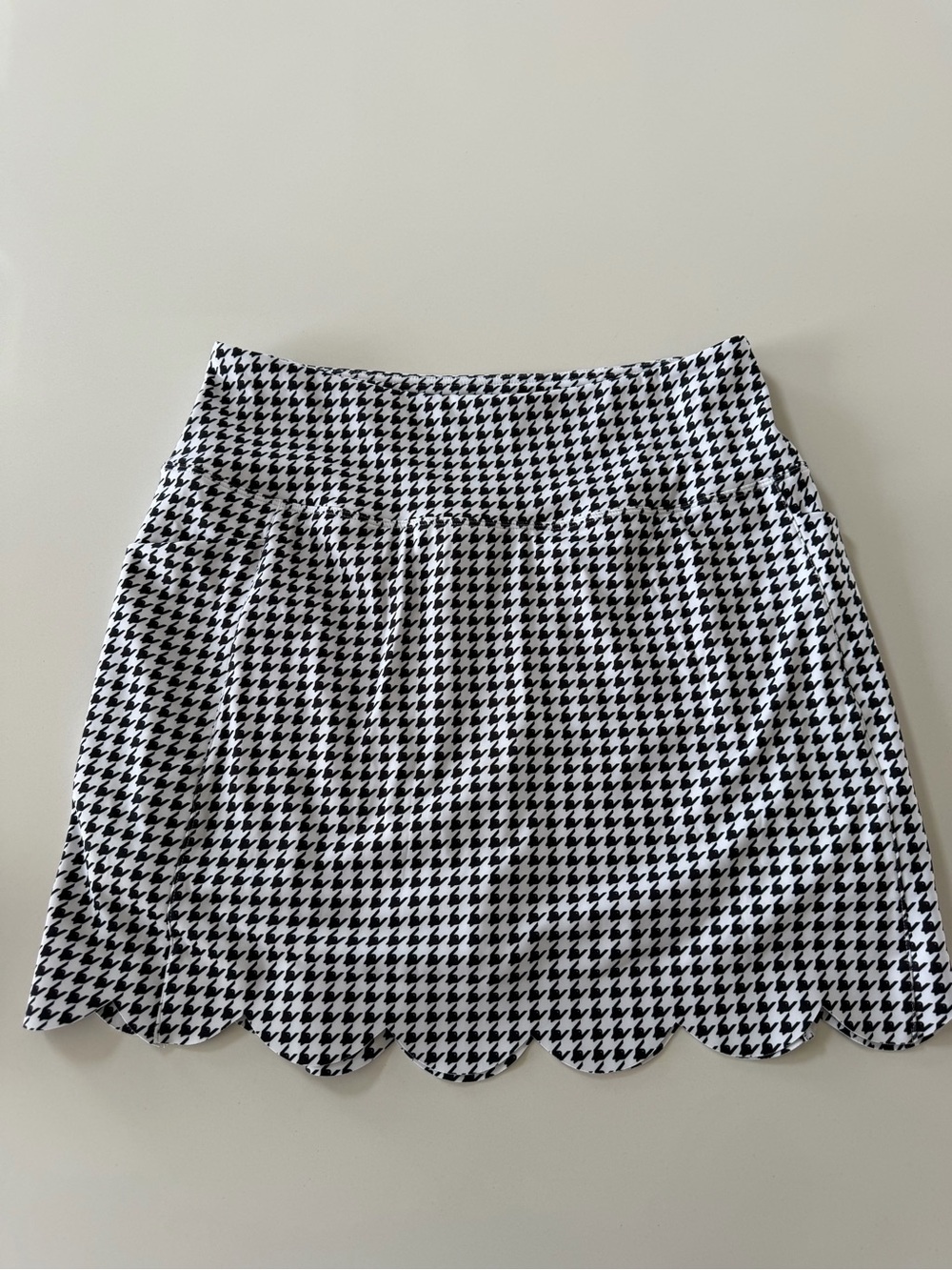 Black & White Houndstooth Scallop Hem Women's Skirt
